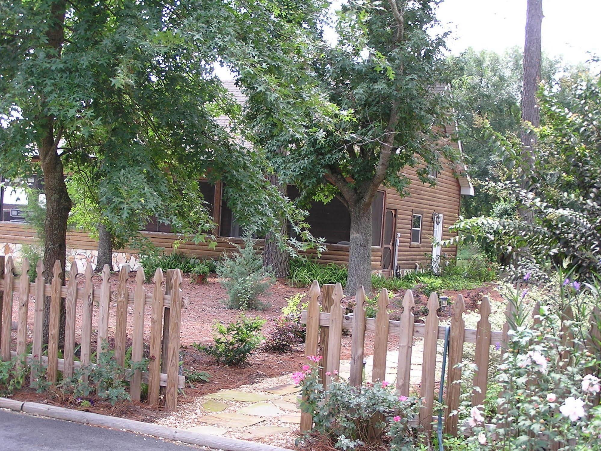 Shalom House Bed And Breakfast Tifton Buitenkant foto